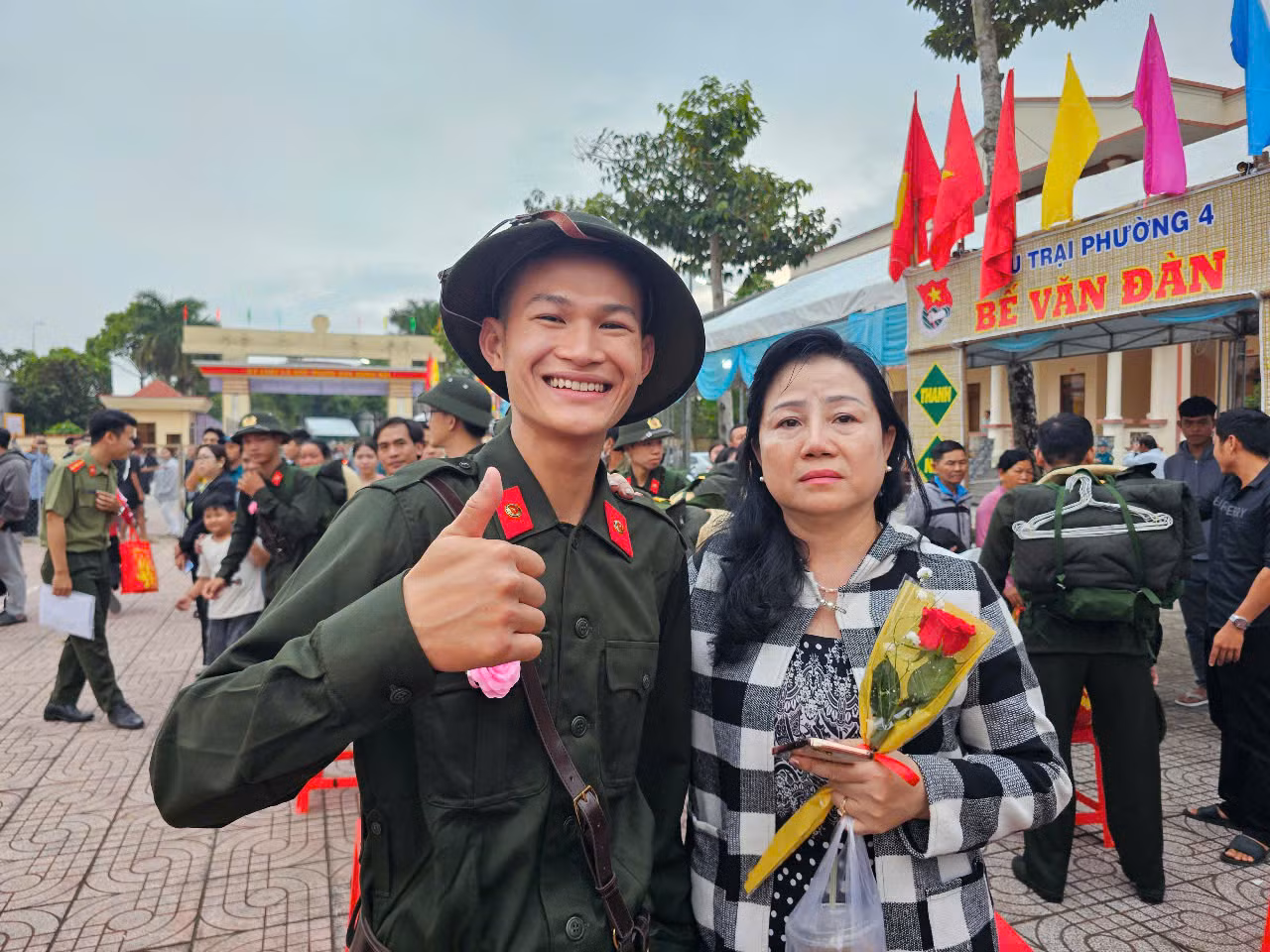 Sôi nổi Ngày hội tòng quân tại các tỉnh miền Tây -0