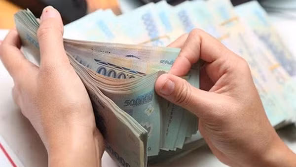 Công đoàn cân nhắc thời điểm đề xuất tăng lương tối thiểu vùng 2025