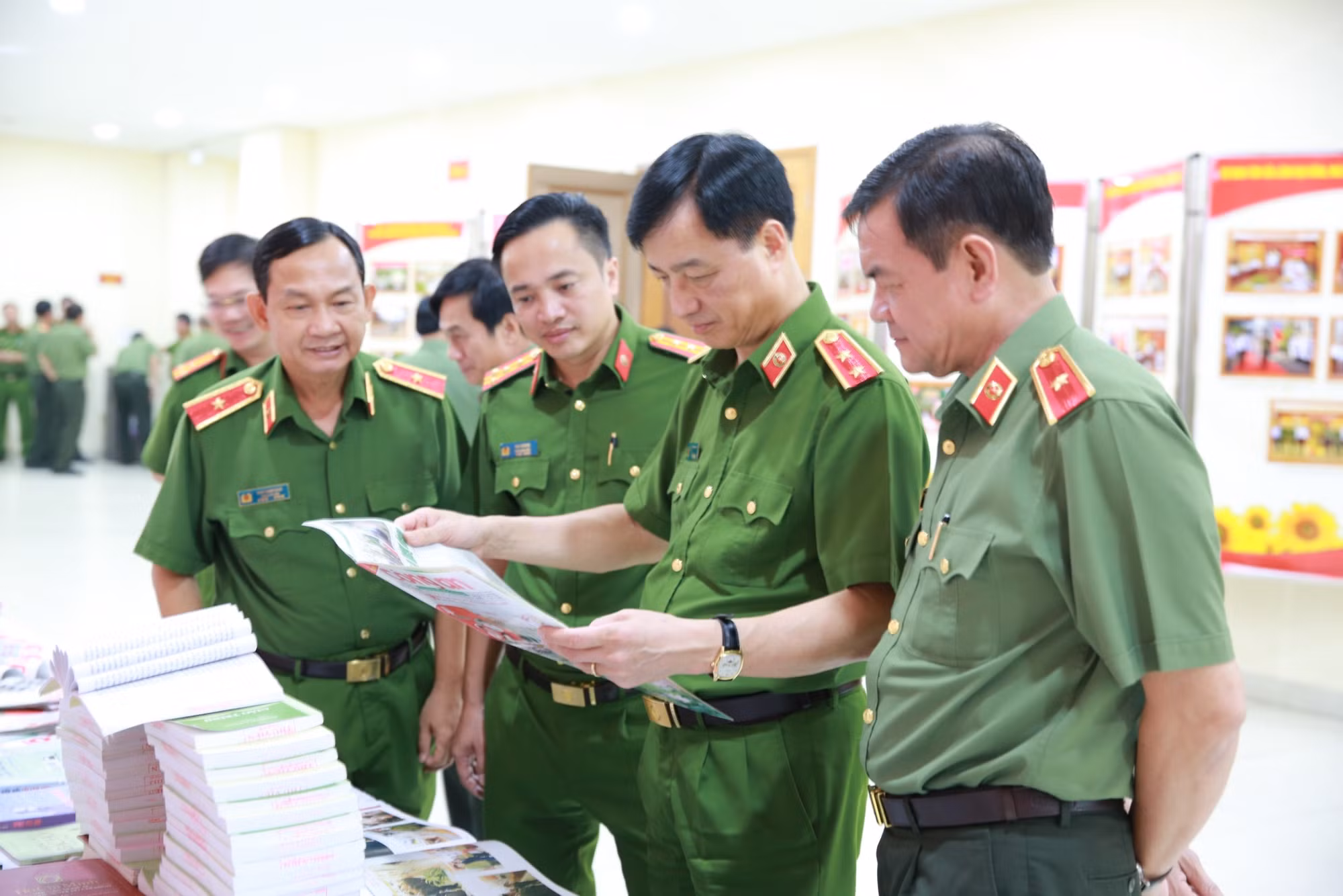 Công an TP Hồ Chí Minh cần nhận thức và chủ động trước các nguy cơ gia tăng tội phạm -0