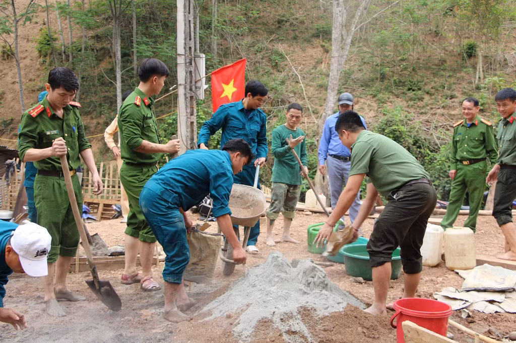 công an nghệ an phối hợp mttq nghệ an hỗ trơ xd nhà tình nghĩa.jpg -0