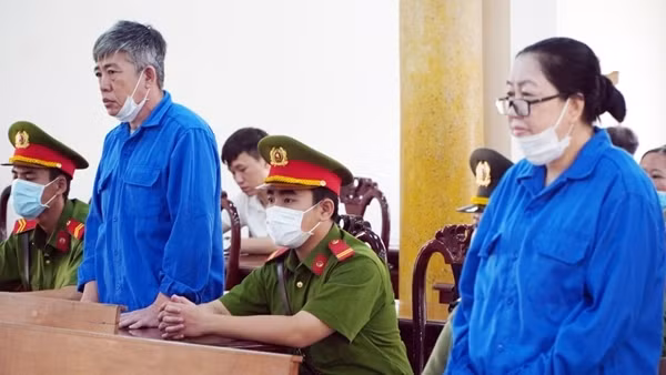 Xét xử cựu trạm trưởng tiếp tay “trùm buôn lậu” Mười Tường buôn lậu đường