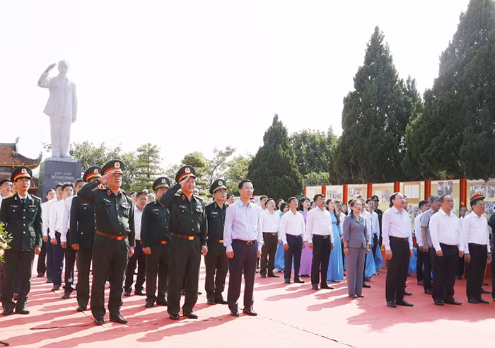 Chủ tịch nước Võ Văn Thưởng thăm quân và dân huyện đảo Cô Tô -0