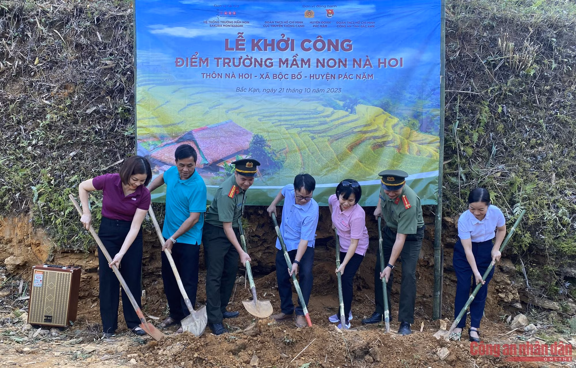 Xây tặng điểm trường Mầm non Nà Hoi, Bắc Kạn -0