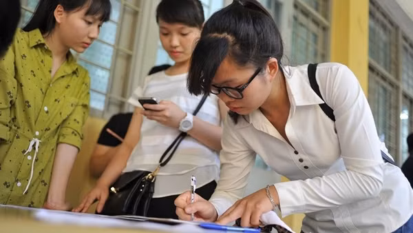 Không được yêu cầu thí sinh phải đăng ký nguyện vọng 1 trên Hệ thống mới được xét tuyển