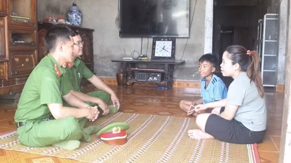 Công an xã “4 cùng” với người dân giữ vững an ninh, trật tự vùng biên giới