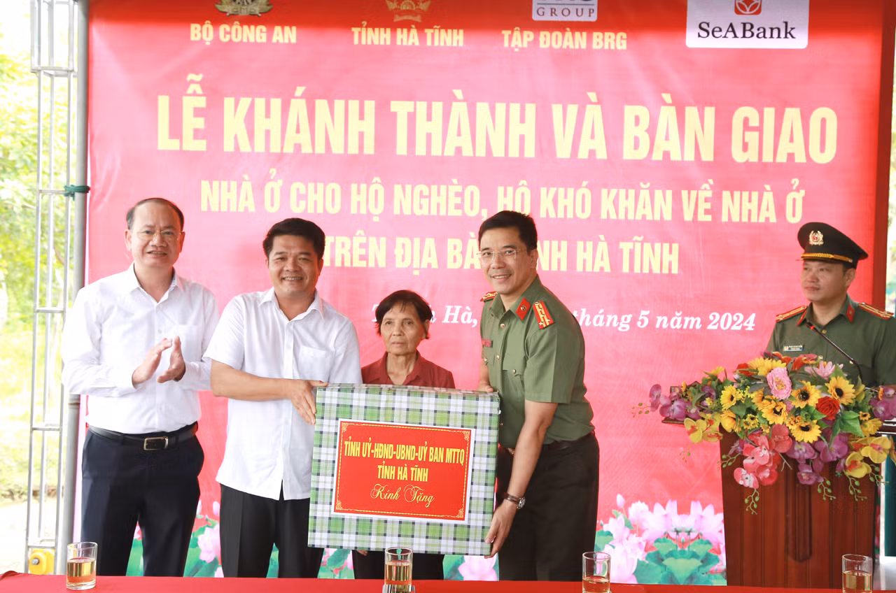 Hà Tĩnh khánh thành 1.000 ngôi nhà từ nguồn kinh phí hỗ trợ của Bộ Công an -0