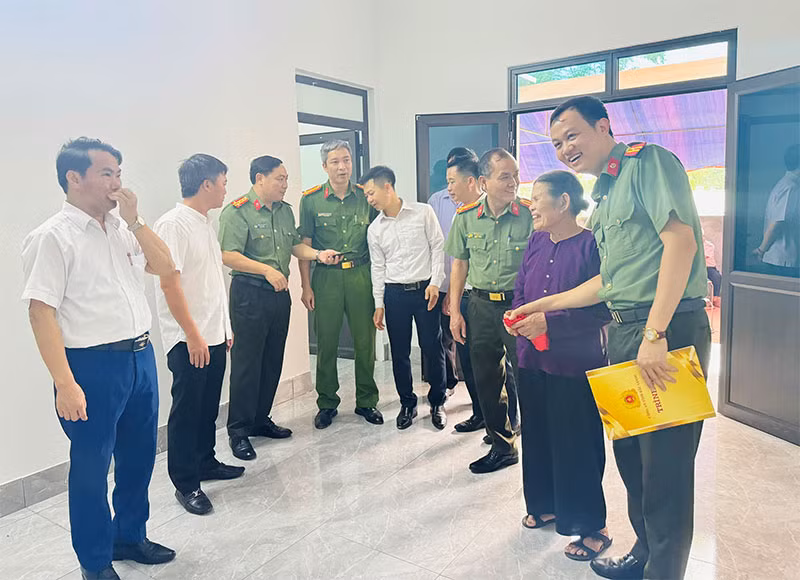 Khánh thành và bàn giao ngôi nhà “Mái ấm tình thương” -0