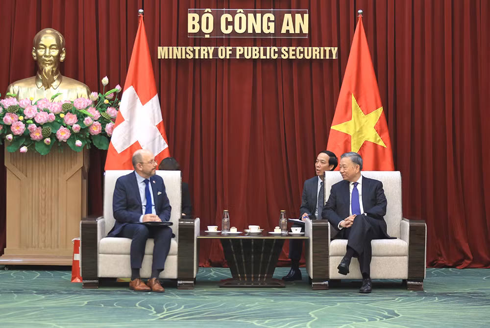 Mở rộng quan hệ hợp tác với các cơ quan thực thi pháp luật Thụy Sĩ -0