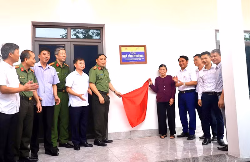 Khánh thành và bàn giao ngôi nhà “Mái ấm tình thương” -0
