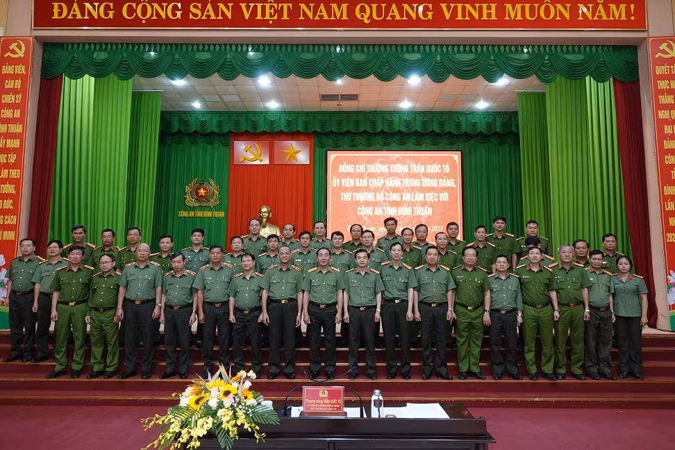 Phải tăng cường xây dựng và củng cố Phong trào toàn dân bảo vệ ANTQ -1