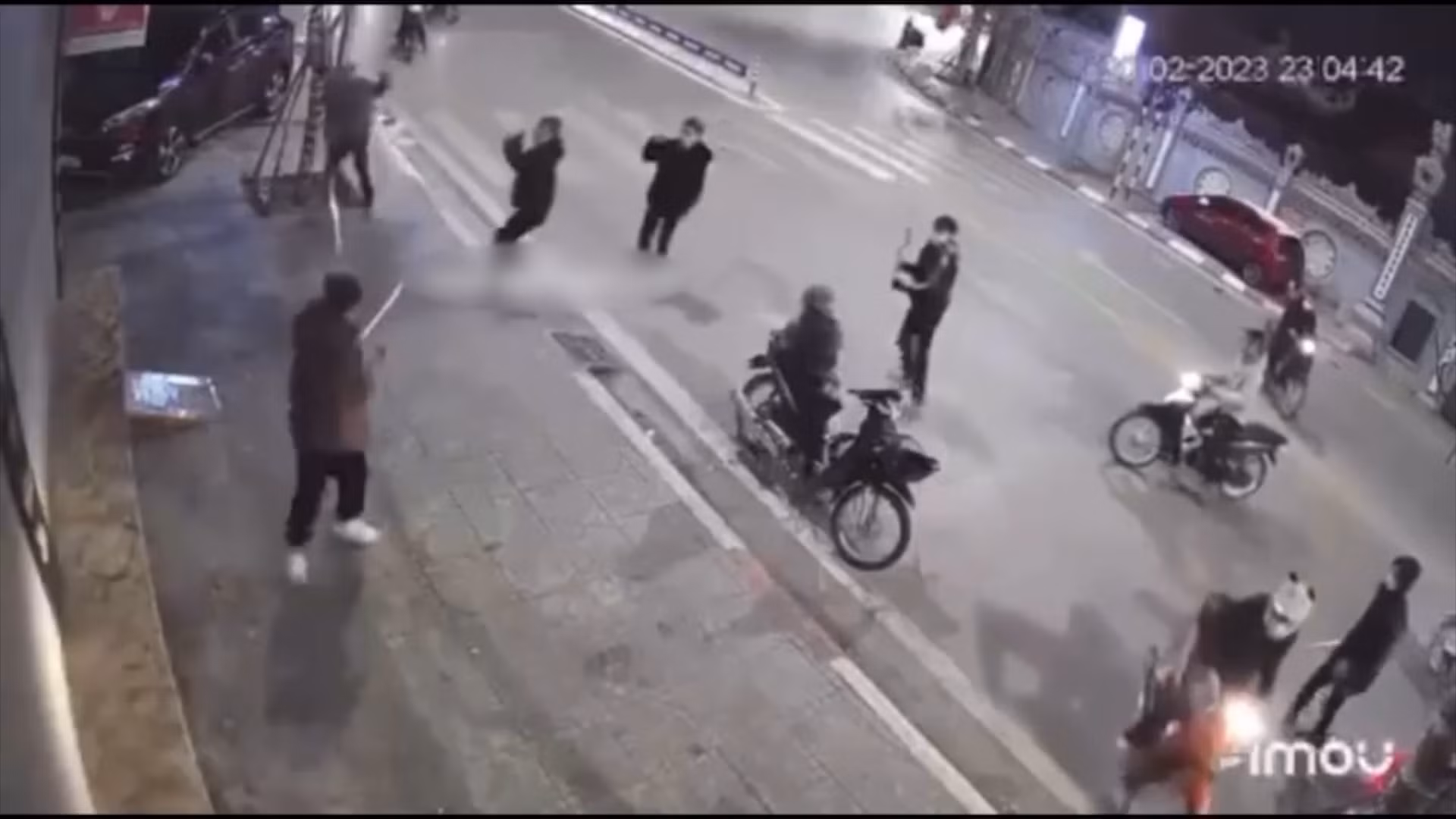 Triệu tập nhóm côn đồ tuổi teen gây chiến tại đầu&nbsp;cầu Kỳ Cùng -0