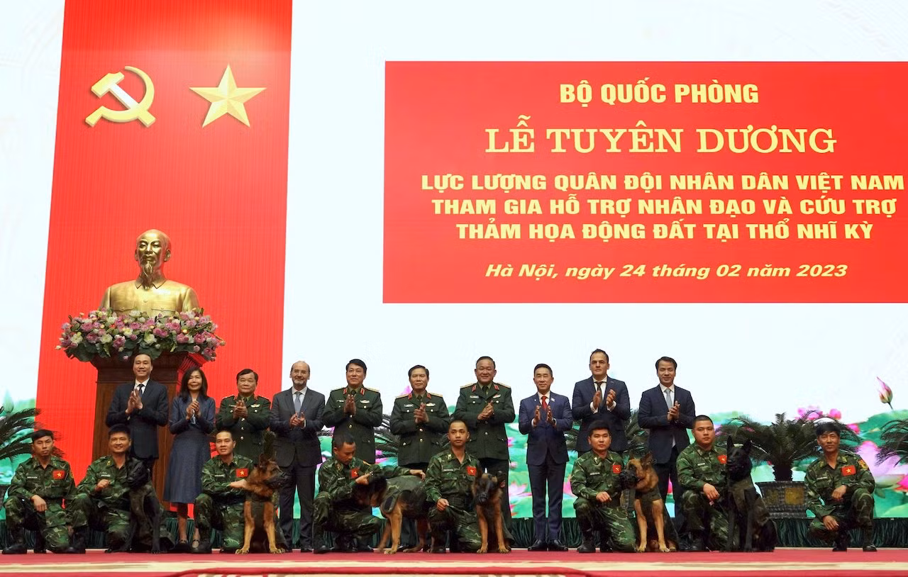 Bộ Quốc phòng tuyên dương lực lượng Quân đội tham gia cứu trợ thảm họa động đất tại Thổ Nhĩ Kỳ -0