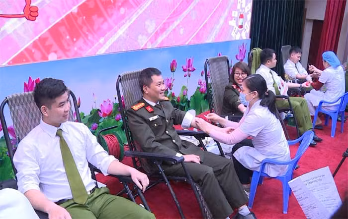 Đoàn thanh niên Công an tỉnh Thái Bình tổ chức chương trình hiến máu tình nguyện -0