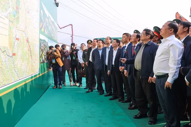 Thủ tướng lưu ý một số vấn đề trong triển khai đường liên kết vùng Hòa Bình - Hà Nội và cao tốc Sơn La -0