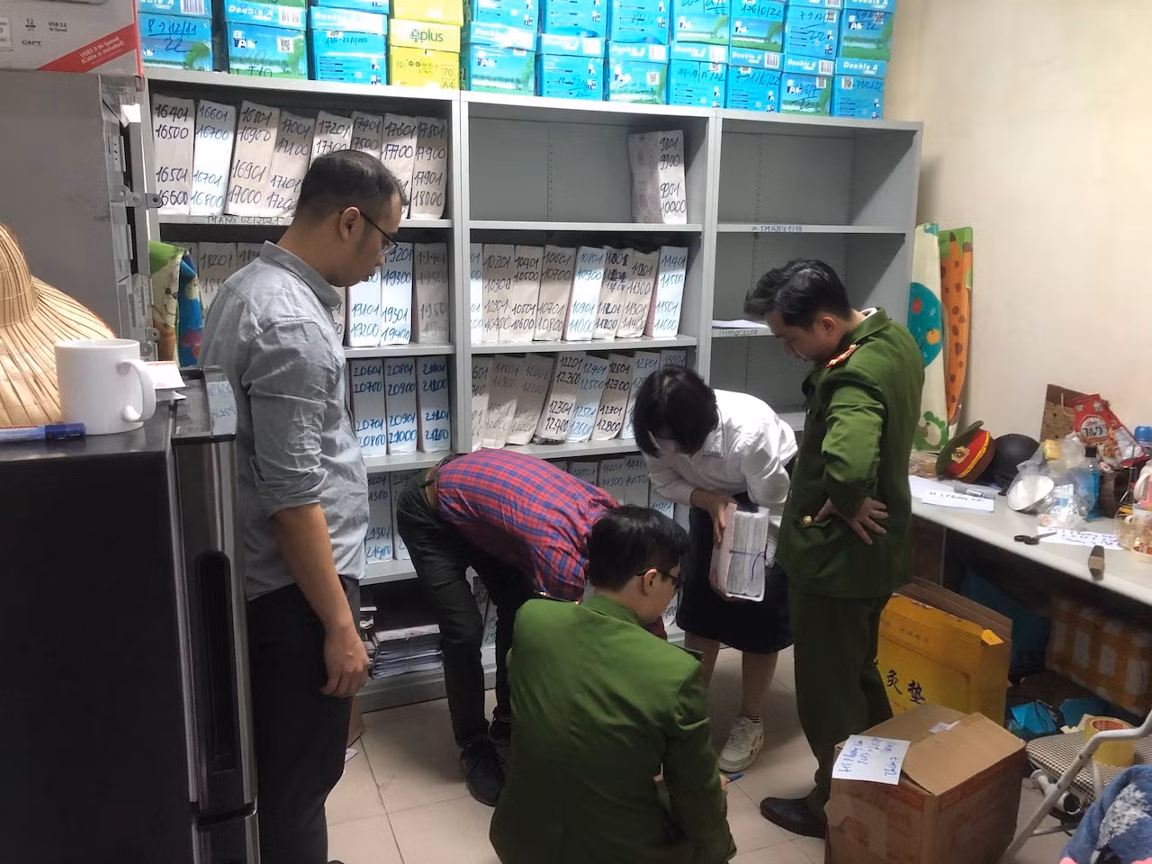 Giám đốc và nhân viên thống nhất lời khai khi làm việc với cơ quan Công an -0