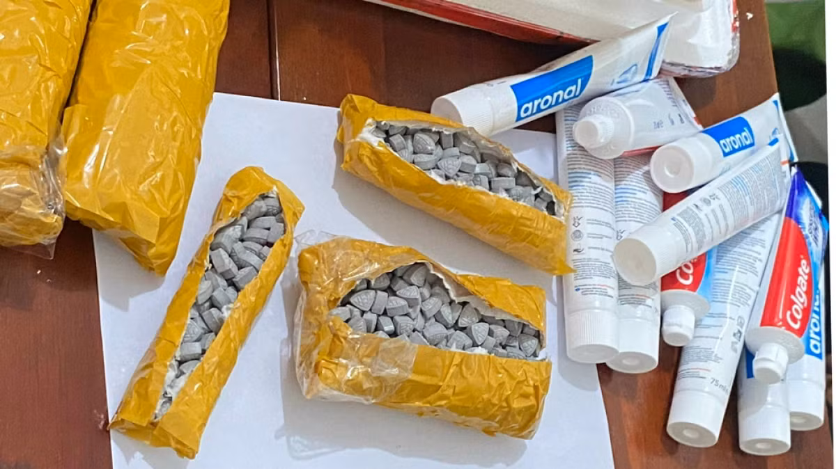 Những bưu kiện nguy hiểm gửi từ Châu Âu' -0