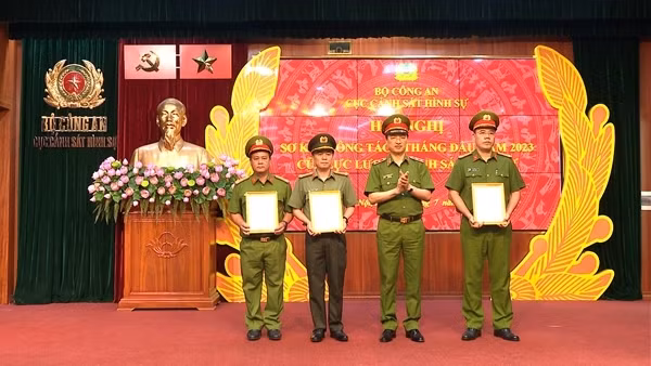 Cảnh sát hình sự tăng cường đấu tranh phòng, chống tội phạm, tỷ lệ điều tra phá án cao
