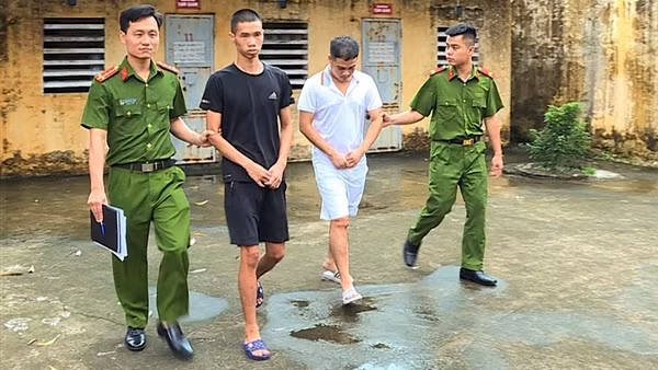 Rủ nhau về căn hộ chung cư thuê "phê" ma túy
