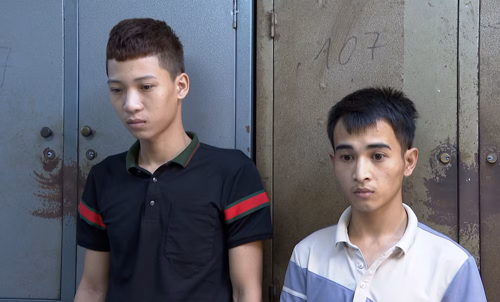 Bắt hai&nbsp;đối tượng đập phá kính xe ô tô trộm cắp tài sản -0