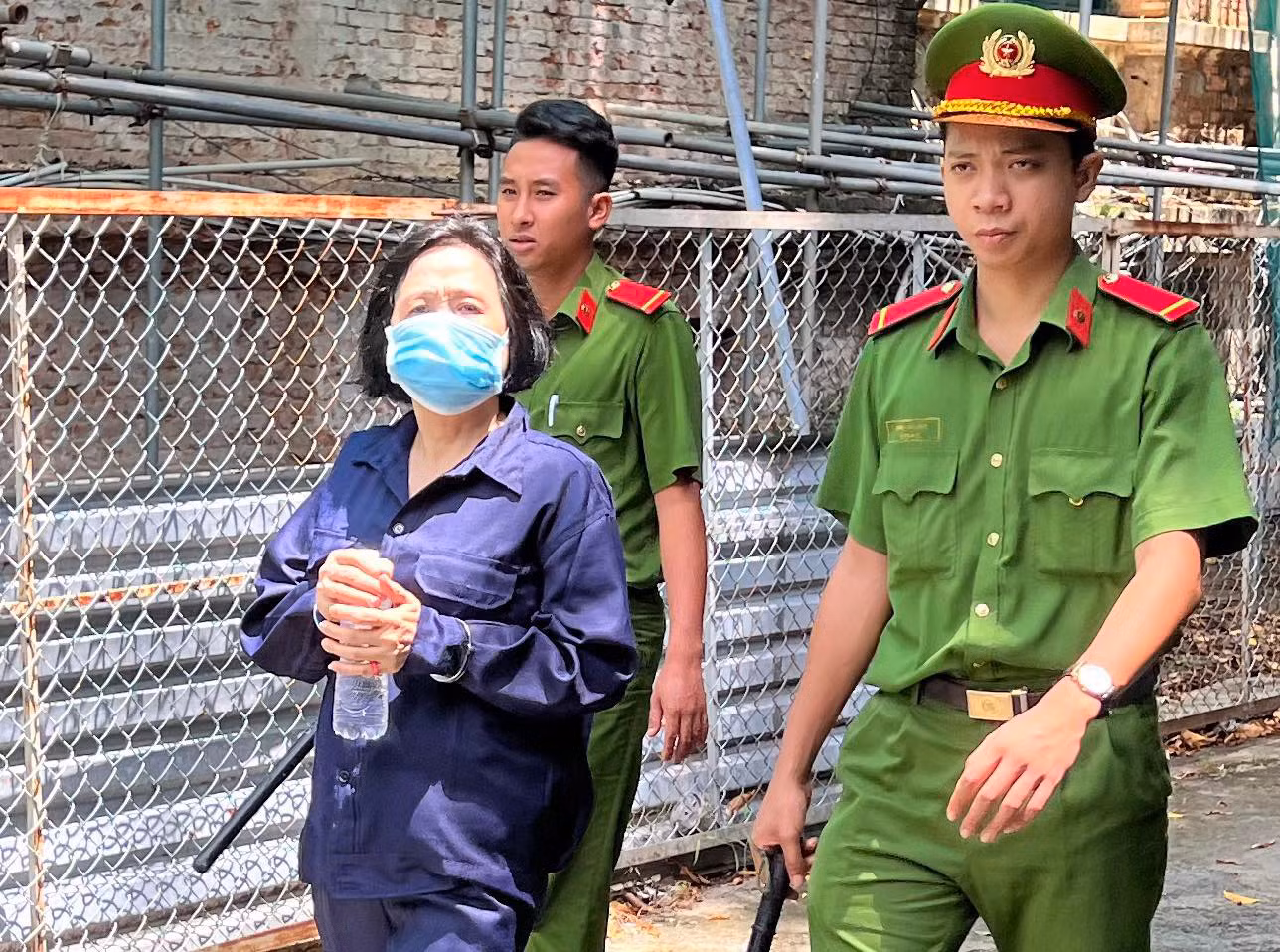 Giả giấy tờ, kế toán chiếm đoạt tiền của Quỹ hỗ trợ công đồng -0