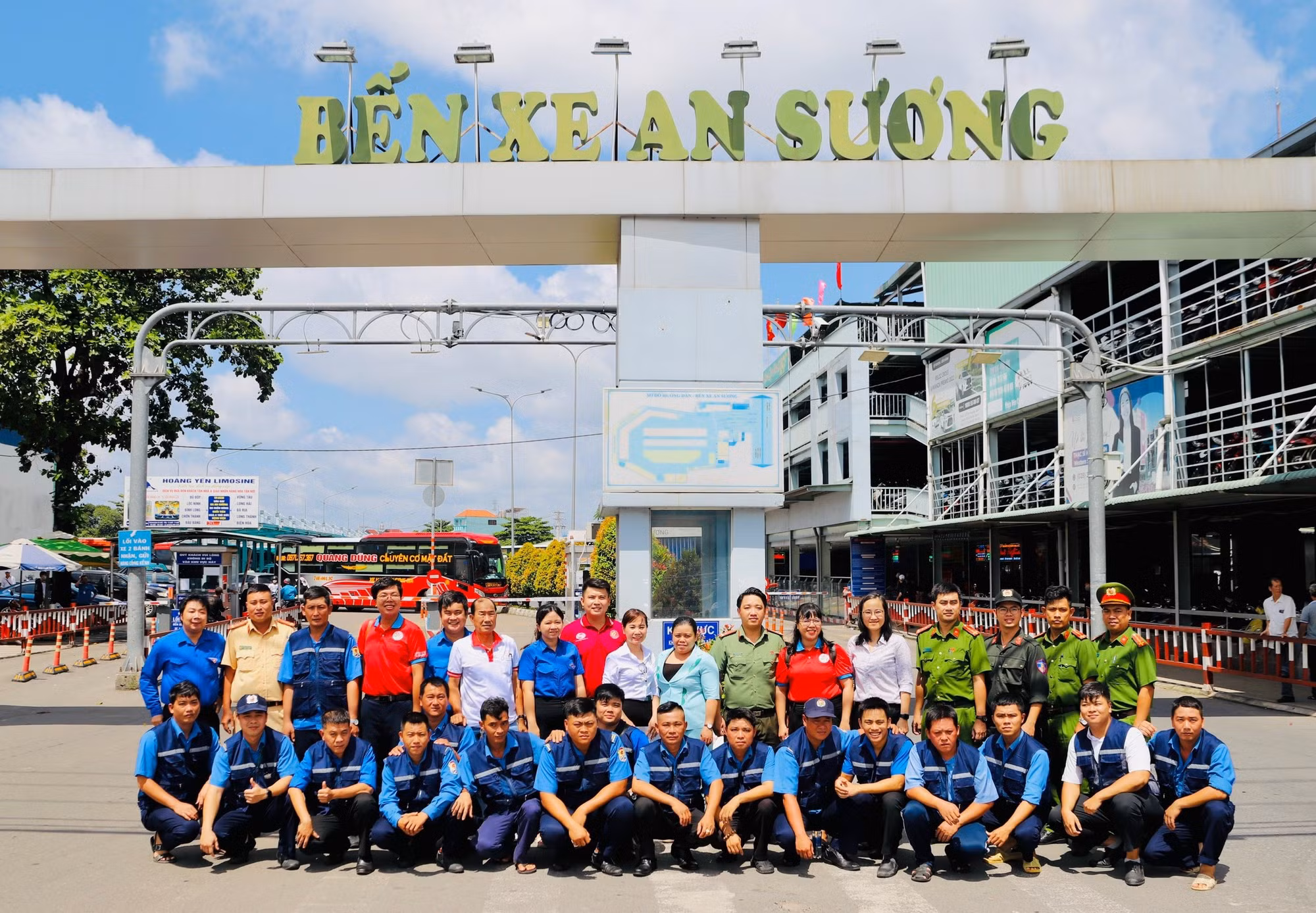 Các đội hình xung kích phản ứng nhanh đảm bảo ANTT tại các bến xe -0
