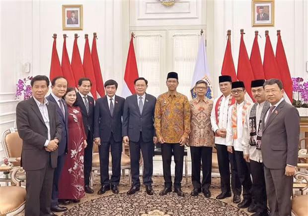 Chủ tịch Quốc hội Vương Đình Huệ tiếp Thống đốc Đặc khu Thủ đô Jakarta -1