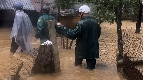 Thủy điện Đồng Nai 5 xả lũ, tổng lượng nước trên 500m3/s