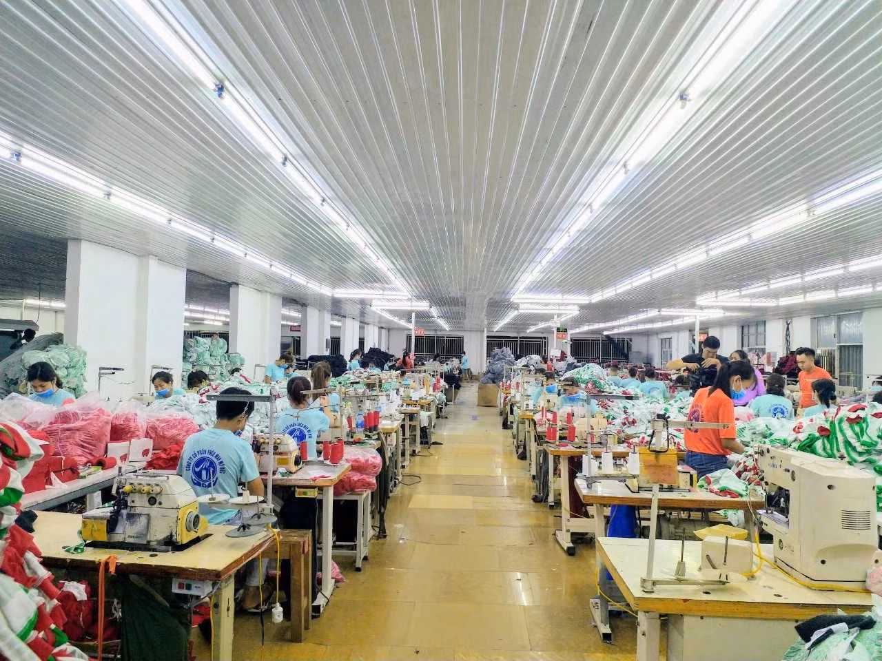 Tìm đầu ra cho ngành đồ gỗ, dệt may và da giày -0