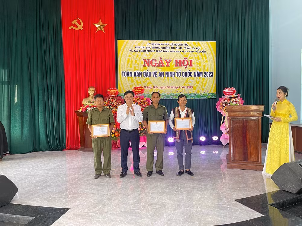 Xã miền núi đầu tiên ở Thừa Thiên – Huế tổ chức Ngày hội toàn dân bảo vệ ANTQ -0