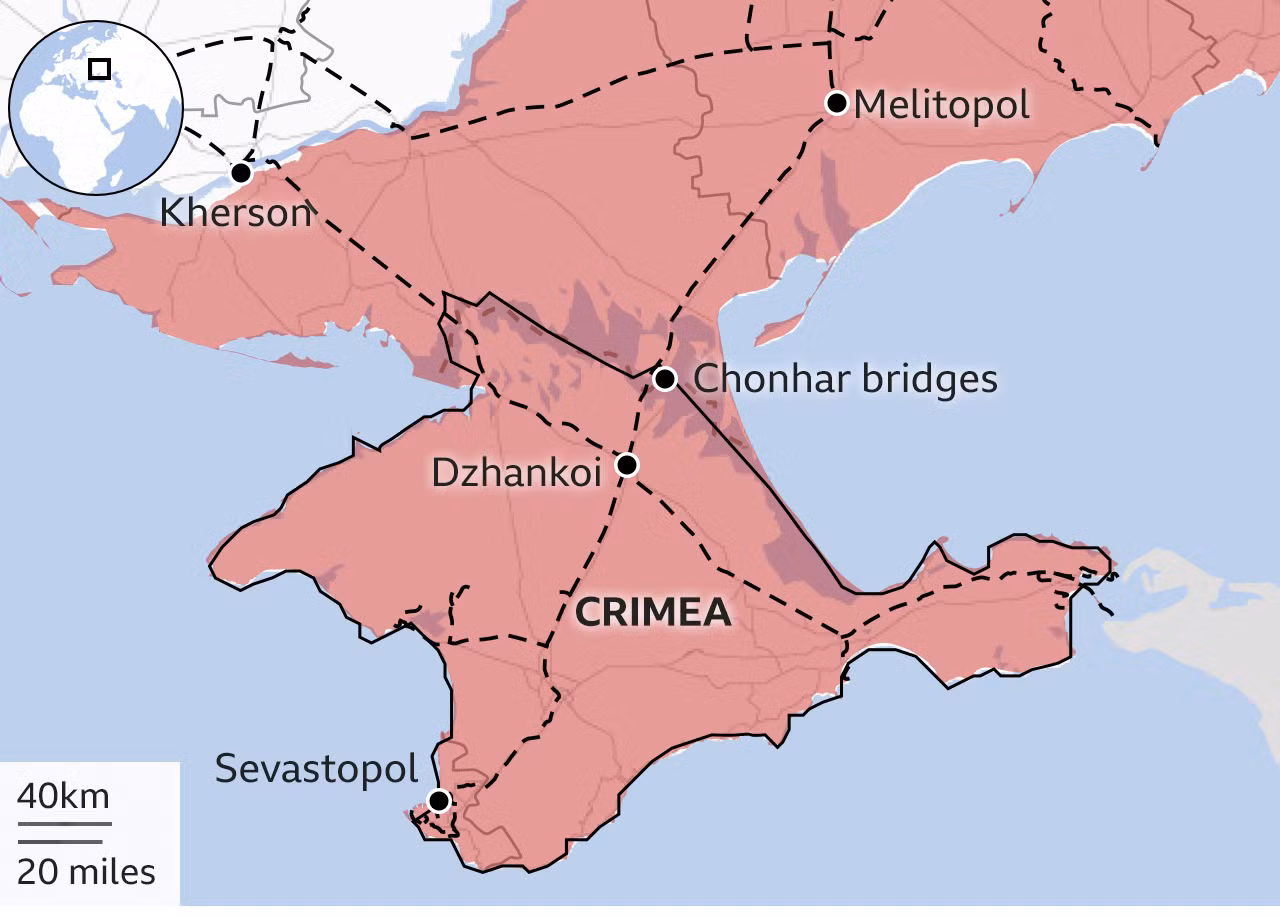 Ukraine bắn phá 2 cầu huyết mạch kết nối Kherson với Crimea -0