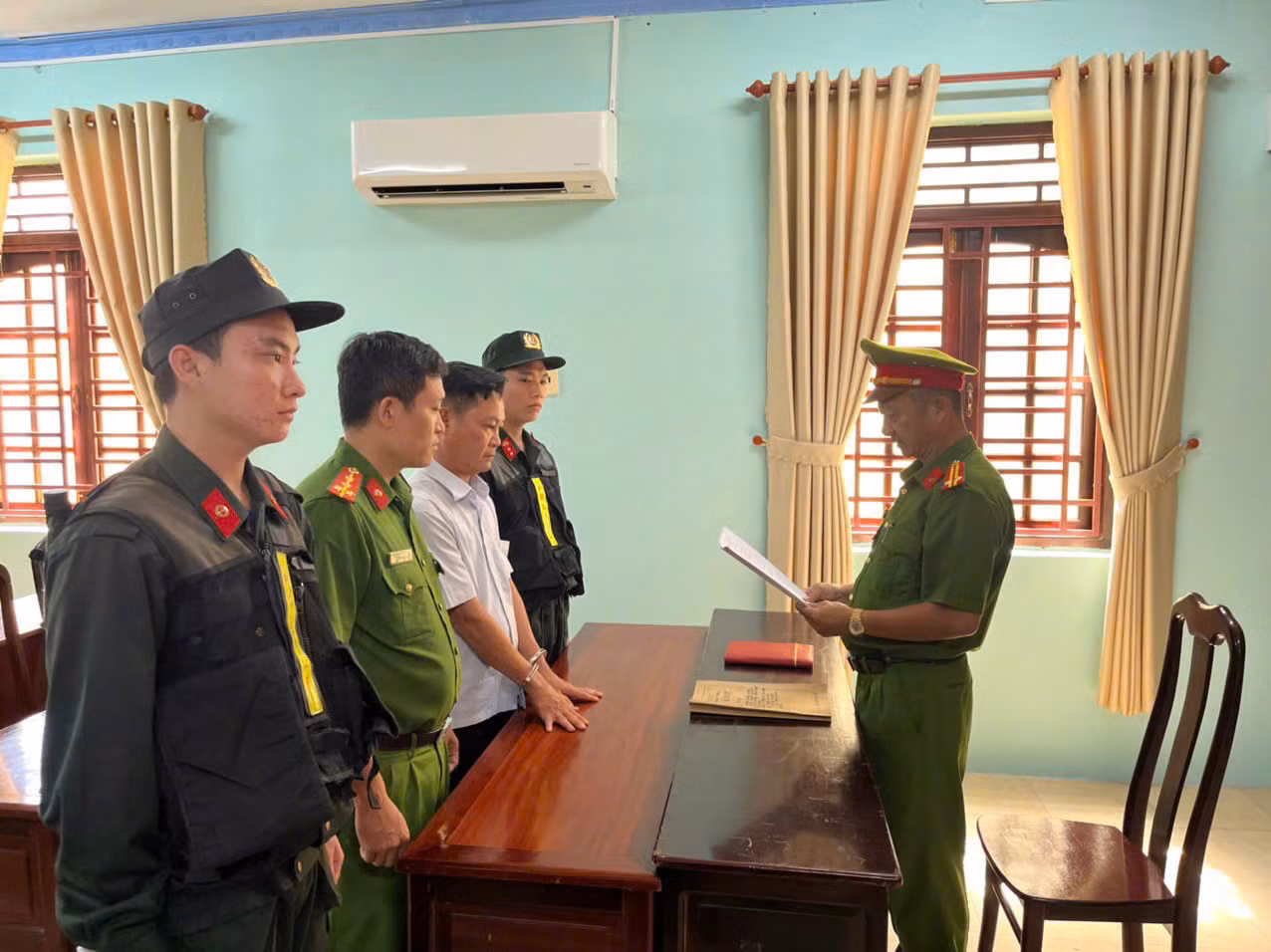 Triệt phá đường dây sản xuất, buôn bán máy biến áp giả -0