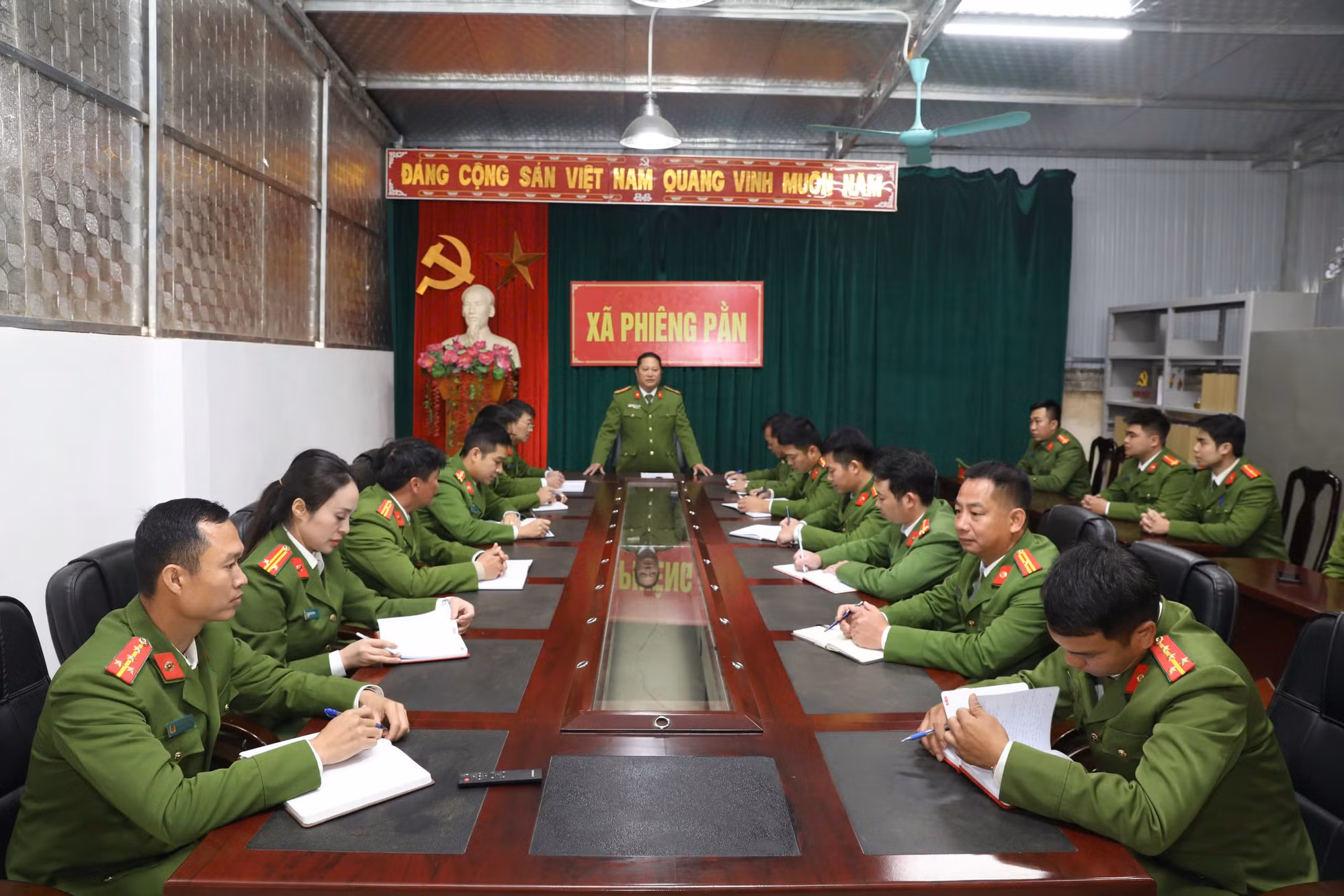 Giữ gìn sự bình yên vùng biên cương Phiêng Pằn ảnh 1 Sắc đào biên cương -0