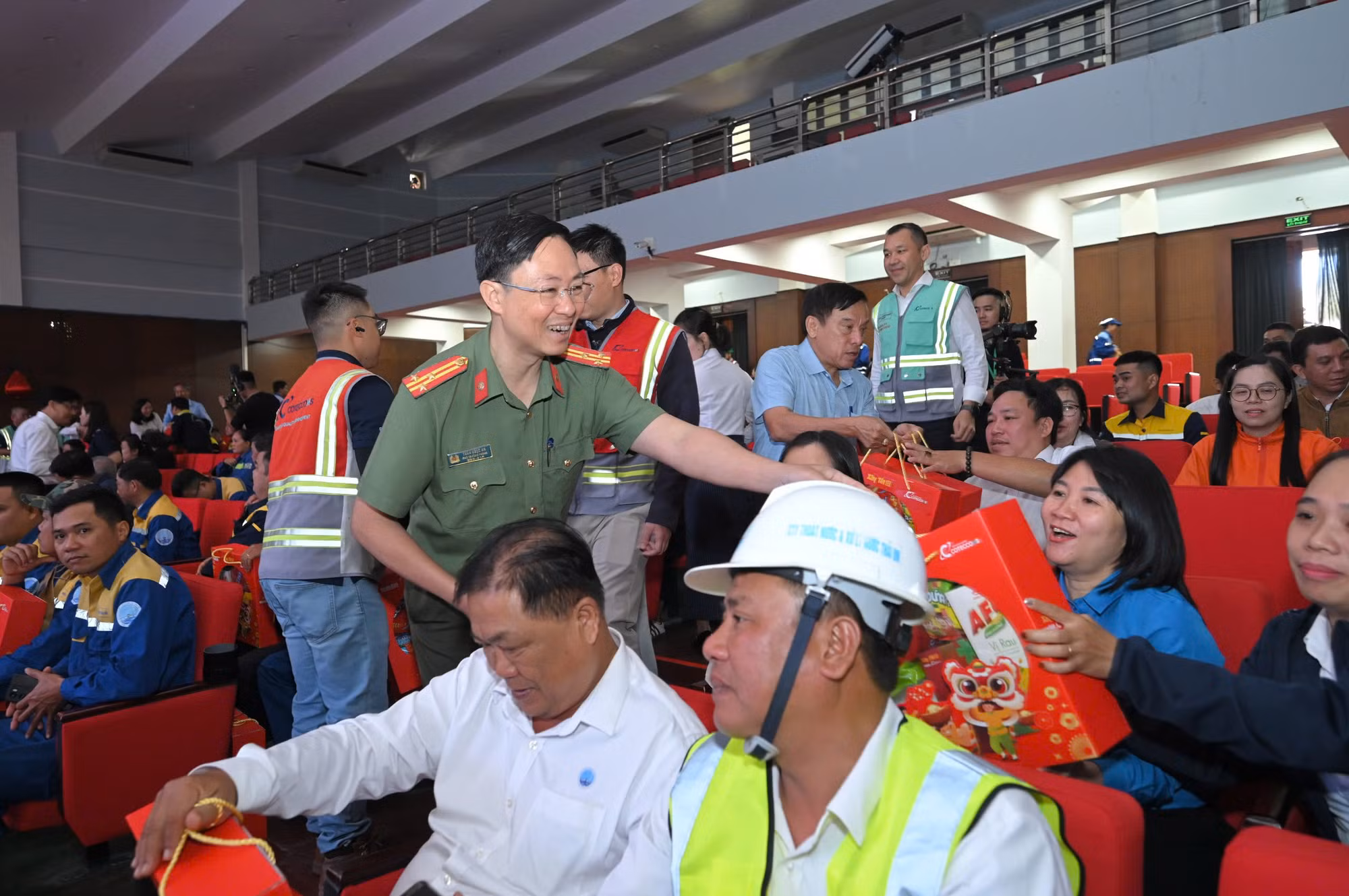 “Xây Tết” ấm lòng 600 công nhân giữ nhịp thở đô thị Đà Nẵng -1