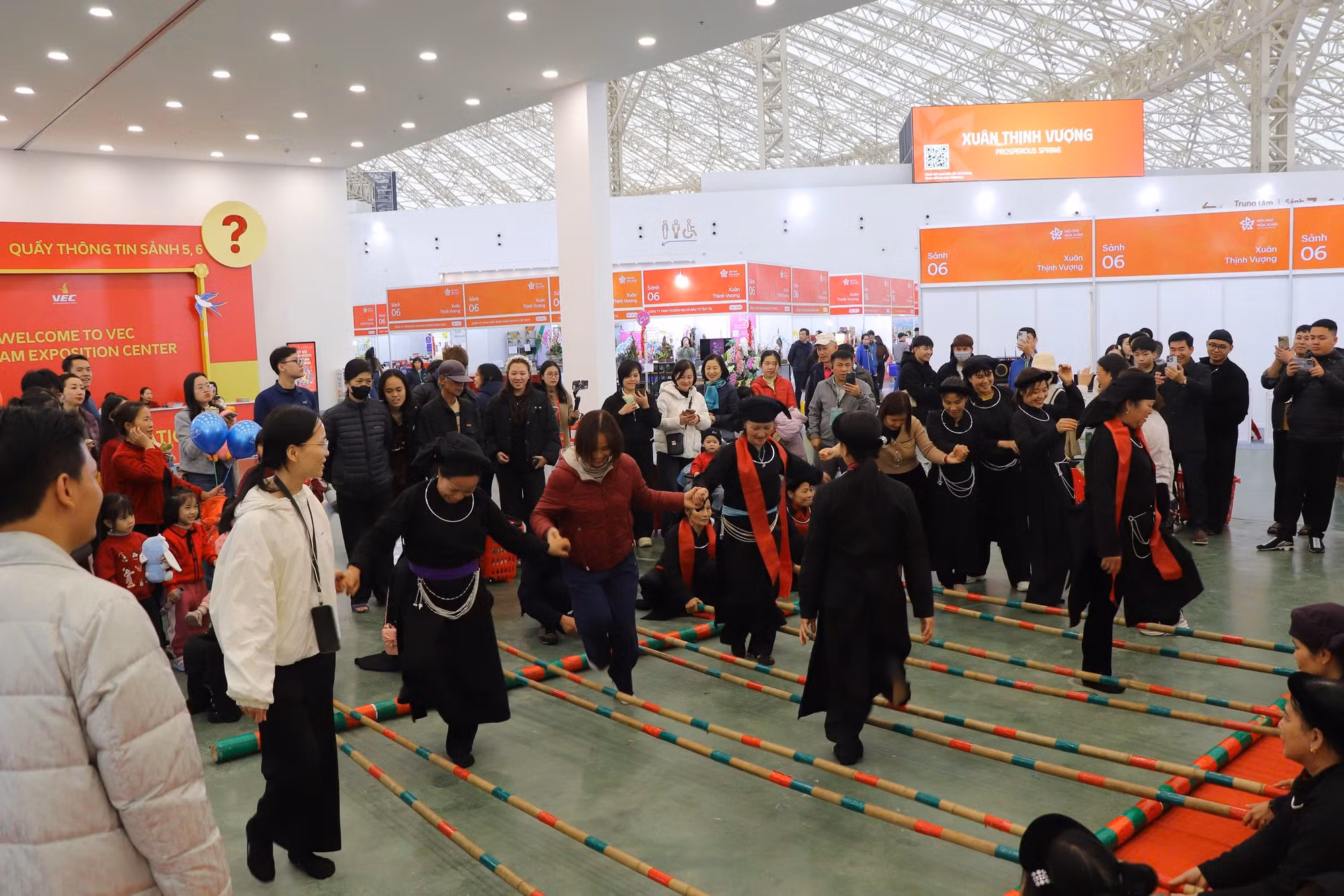 Hội chợ Mùa Xuân 2026: Tạo ra một không gian lễ hội Tết và xuân rộn ràng -0