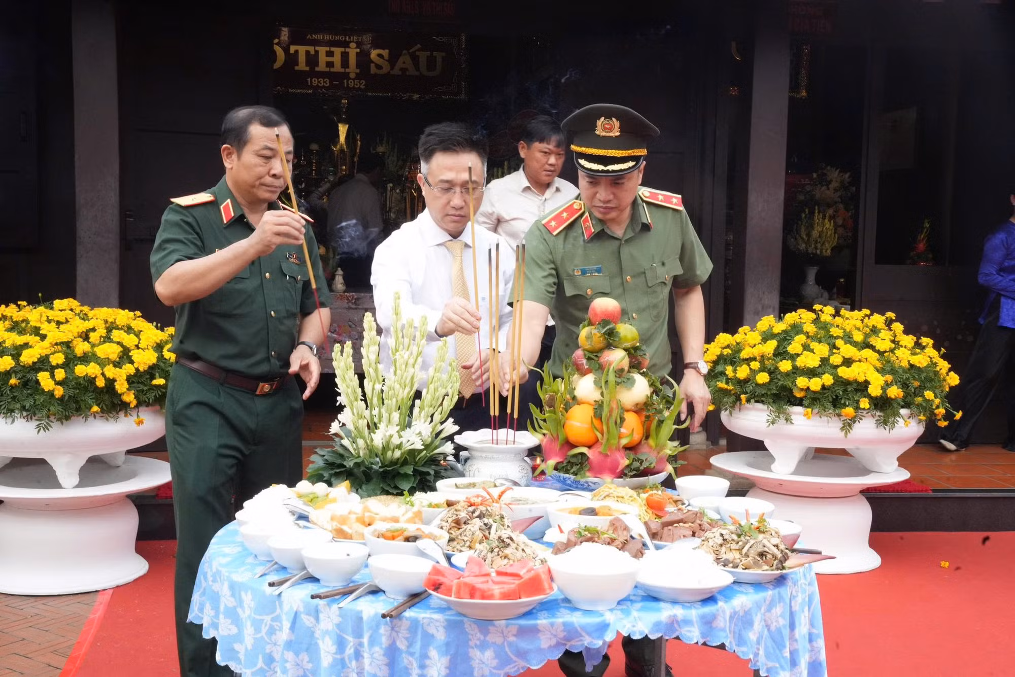 Trang trọng lễ Giỗ Anh hùng, Liệt sĩ Võ Thị Sáu -2