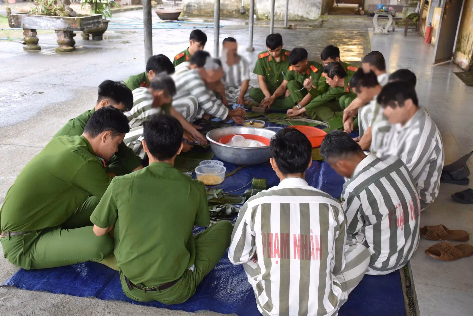 Giữ trọn mùa Xuân cho những người lầm lỡ -0