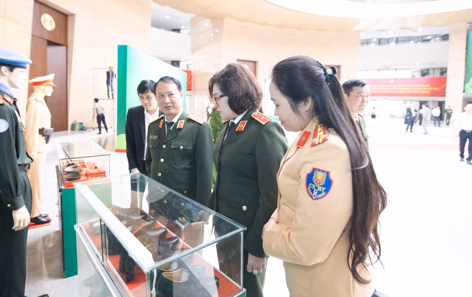 Lực lượng CAND tiên phong trong chuyển đổi xanh, bảo vệ môi trường -0