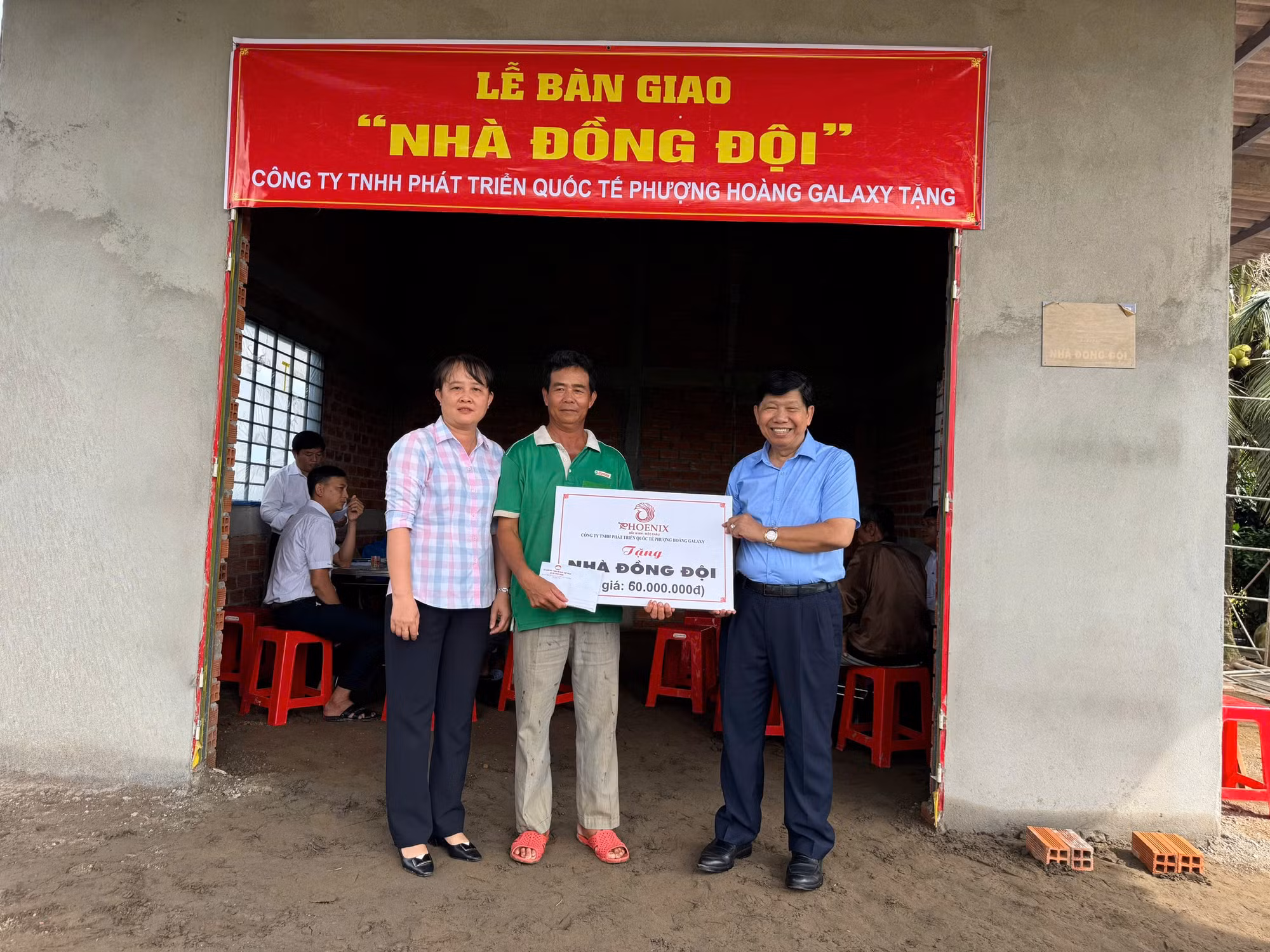 Nghĩa tình cựu CAND đến với gia đình cựu chiến binh ở Đồng Tháp -0