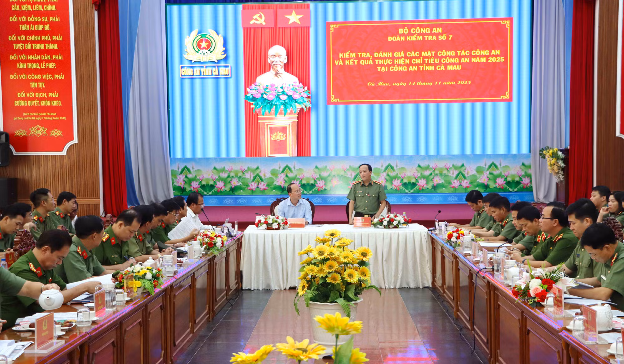 Thứ trưởng Đặng Hồng Đức làm việc với Công an tỉnh Cà Mau -0