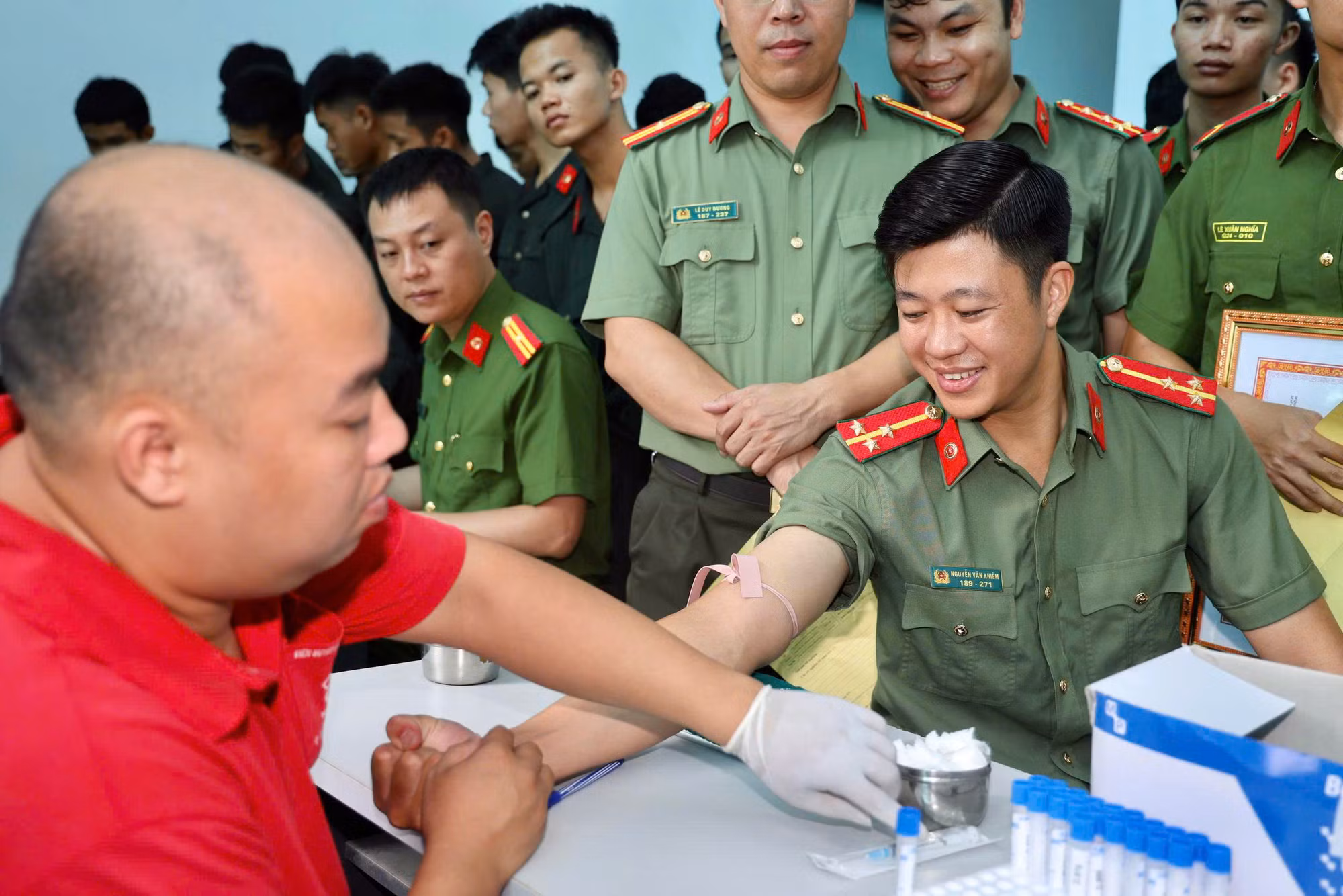 Một giọt máu trao đi – Triệu niềm tin gửi lại: Nghĩa cử cao đẹp của người chiến sỹ Công an tỉnh Bắc Giang -0