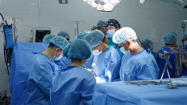 Người đàn ông chết não và 7 ca ghép tạng xuyên Việt hồi sinh 7 cuộc đời