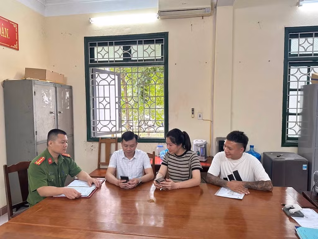 &nbsp;Kịp thời xác minh, hỗ trợ người dân nhận lại gần 500 triệu đồng do chuyển khoản nhầm -1