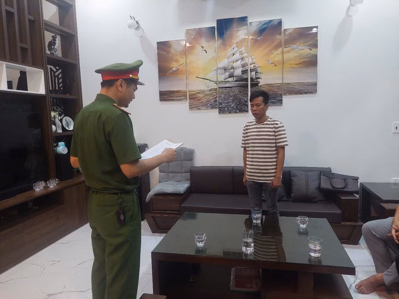 Khởi tố, tạm giam chủ kênh TikTok 