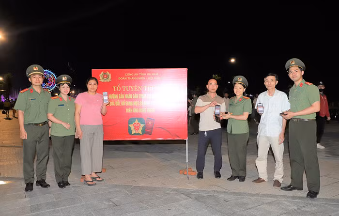 Hà Nam: Công an xã giữ vững nền tảng an ninh, dẫn dắt chuyển đổi số -0
