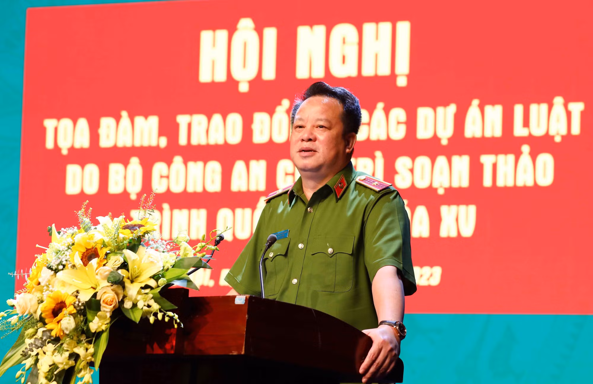 Phối hợp giải đáp nhiều thông tin 