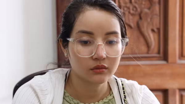 Hotgirl lừa đảo dùng giấy tờ giả trốn truy nã