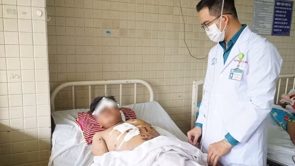 Vụ tự học chế tạo pháo nổ trên mạng: Nam sinh bị hỏng mắt và nhiều di chứng