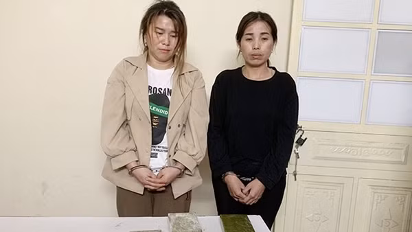 Hai nữ quái bị bắt cùng 5 bánh heroin