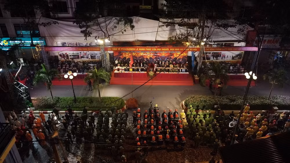 UBND tỉnh Sơn La diễn tập phương án ứng phó cháy lớn khu dân cư năm 2023 -0