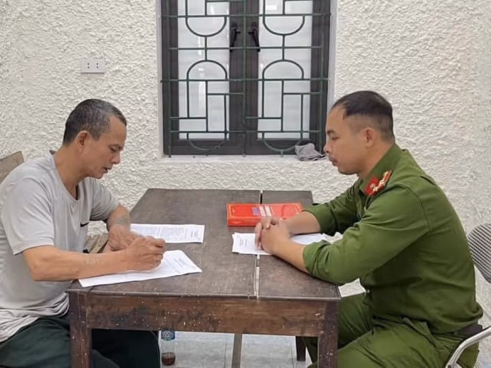 Lừa bán đất nghĩa trang, chiếm đoạt hàng trăm triệu đồng -0